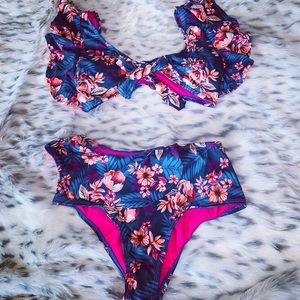 Hermoso traje de baño Nuevo